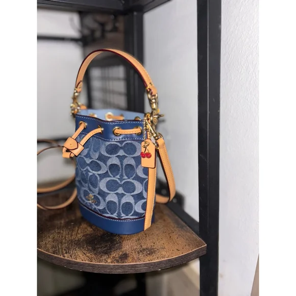 NEW Coach Authentic Denim Signature Monogram Mini Bucket Bag
Luxury Designer - Picture 14 of 14